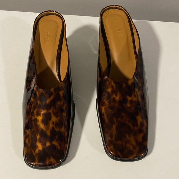 Sold By Far Kim Square Toe Mule in Patent - Picture 7 of 15